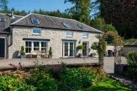 Luxury Cottage in the Scenic Borders of Scotland Hotels in 