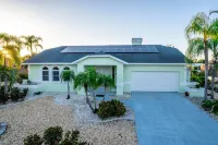 New Palm Tree III - Free Heated Pool/Spa ( Kayaks, Paddle boards, and bikes) Hotels in Apollo Beach