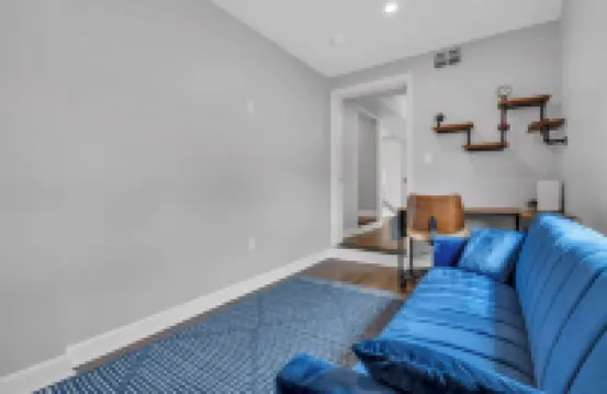 Hot Tub. Arcade Room. King Bed+ 2 Full Size Beds w/ linens+towels provided.