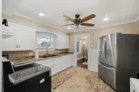 Newly Remodeled 3BR in Town · Cherry Street