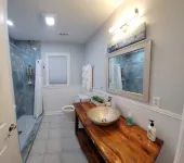 B-Charleston Gem- 4 Miles to Downtown Charleston and Close to All Areas! Hotels near Drayton Hall