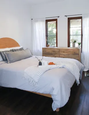 Charming 1-Bedroom Serviced Apartment in Los Angeles x Native