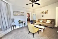 Cozy 2-bedroom apartment with WiFi, AC in superb El Paso entire unit