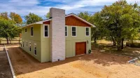 Family Friendly Lakeside Retreat