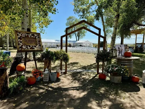 Charming Farm House 3-bedroom house in amazing Monte Vista with mountain views