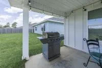 Modern & Cozy ☀ Close to Beach ☀ 4 Bedrooms ☀ 2 Full Baths