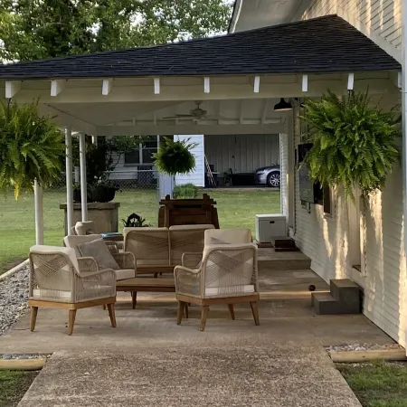 The Cottage on Maple