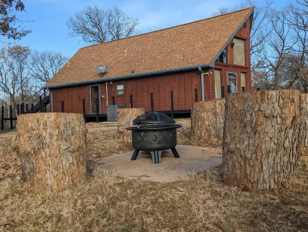 A Frame Cottage on 3 Acres at Beautiful Lake Texoma