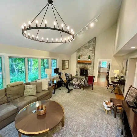 Spacious Home <1 Min from Lincoln Peak! Fits the Whole Extended Family