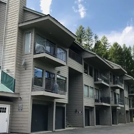 Cozy remodeled condo close to the Village!