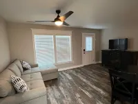 Comfortable 2 bedroom house with 4 beds 아바 호텔