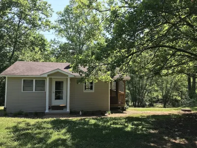 Charming Riverside Cottage on 5 Acres- Perfect for Couples & Nature Lovers