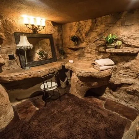 Stay in the Zion themed inn!3348714 a new 2nd rental. The Silo Inn