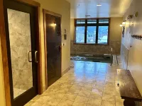 Get Steep and Deep into fun close to bike trails and Silver Mountain Resort! Hotels in Kellogg