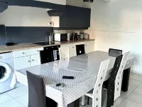 3 Bedroom Private Vacation Home in Morlaix 莫爾萊住宿飯店