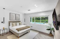 Luxury Modern Villa in heart of Brickell with Heated Pool & HotTub