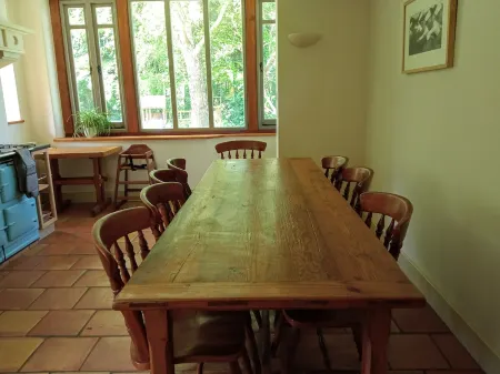 Cosy Somerset cottage, open fire, country walks, pet friendly. Отели в г. Сомертон