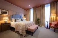The Coat and Bear Hotels in Newbury