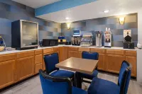 科科莫温德姆戴斯套房酒店 - 早餐