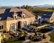 Domaine Chardonnay Hotels in Riverside County