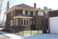 The Mini-Mansion at bookmymansion1.com Hotels in der Nähe von Toledo Amtrak Station