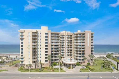LUXURY FAMILY CONDO ON THE BEACH