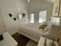 Marlin House 52: Gated Luxury Villa w/ Dockage, Sunset Views and Pool