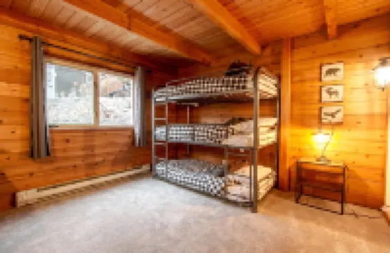 Mountain N' Shores Chalet