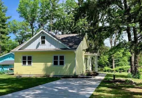 Sunflower House on Lake Wissota