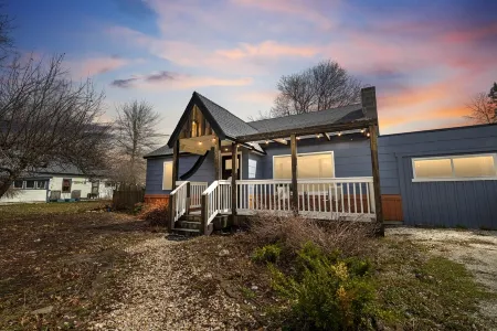 Dover Dreamer - Fireplace, BBQ, and Firepit