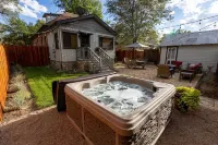 Stunning Vintage Victorian-Era Cottage - Walk to train/river/park/downtown.