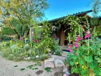 Bunny's Artistic Home and Gardens - 3-Star
