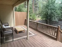 3BR apt. with WiFi BBQ Smart TVs close to Lake Tahoe, boat launch, biking trails