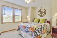 Family Fun House! Private Pool, Putting Green, Walk to Beach, Hot Tub, Game Room - Balcony