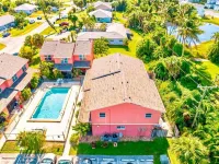 Sandy Feet Retreat - Minutes to Sanibel - Pool - Fast WiFi - Free Parking Hotels in Iona