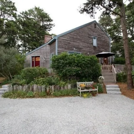 Classic Cape: Huge Yard, Walk to Beaches, Brewster Flats, Restaurants & Bars