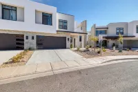 Luxury 6 Bed Heated Private Pool, Hot Tub, Game Room, near Zions on Golf Course - 4-Star