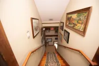 Ski, hike or just relax. Historic grist mill sleeps 12. Stay in history! Hotels in Vernon