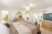 Dual Masters - Screened Pool - Media Game Room - 1GB Internet - Beach 6 Miles
