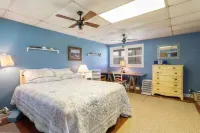 Semi-Oceanfront Ground Level Apt🌊 Basic, Beachside Living⛱Private Access Road