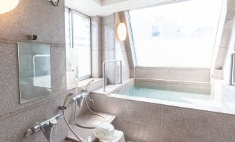 Hotel Shimbashi Sambankan