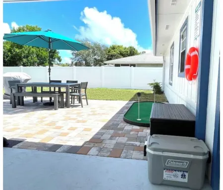 Beach House, Pool, Garage, 10 Min to Beach