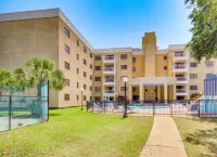BRAND NEW LISTING! Gorgeous Gulf View 2 Bedroom 2 Bath Condo in Prime Location