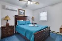 Water front boating, fishing, swimming, ski, golf, horseride, hike & more!