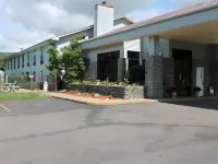 Americourt Hotel - Mountain City Hotels in Johnson County