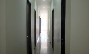 RedDoorz Plus Near Mall Ciputra Jakarta