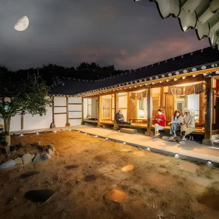 Boryeong Dalitteumyeonkkochipigo Hanok Stay