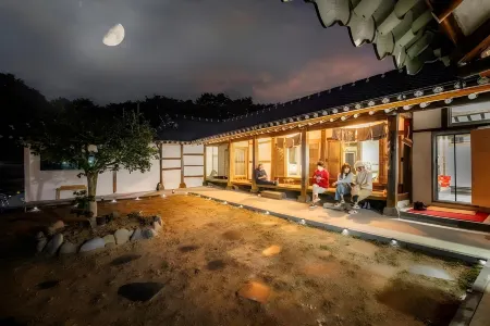 Boryeong Dalitteumyeonkkochipigo Hanok Stay