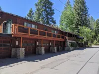 Large Mountain Home with 5 min flat walk to beach, short drive to slopes/town