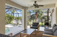 Spacious 4-bedroom house in charming Rotonda West with AC, WiFi, and Heated Pool Hotel a Rotonda West